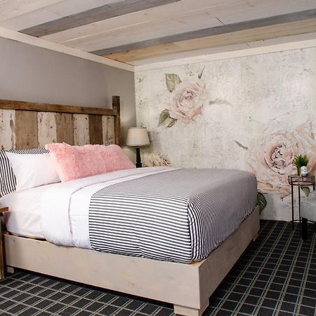 Vintage Block Inn & Suites Okoboji Eksteriør bilde
